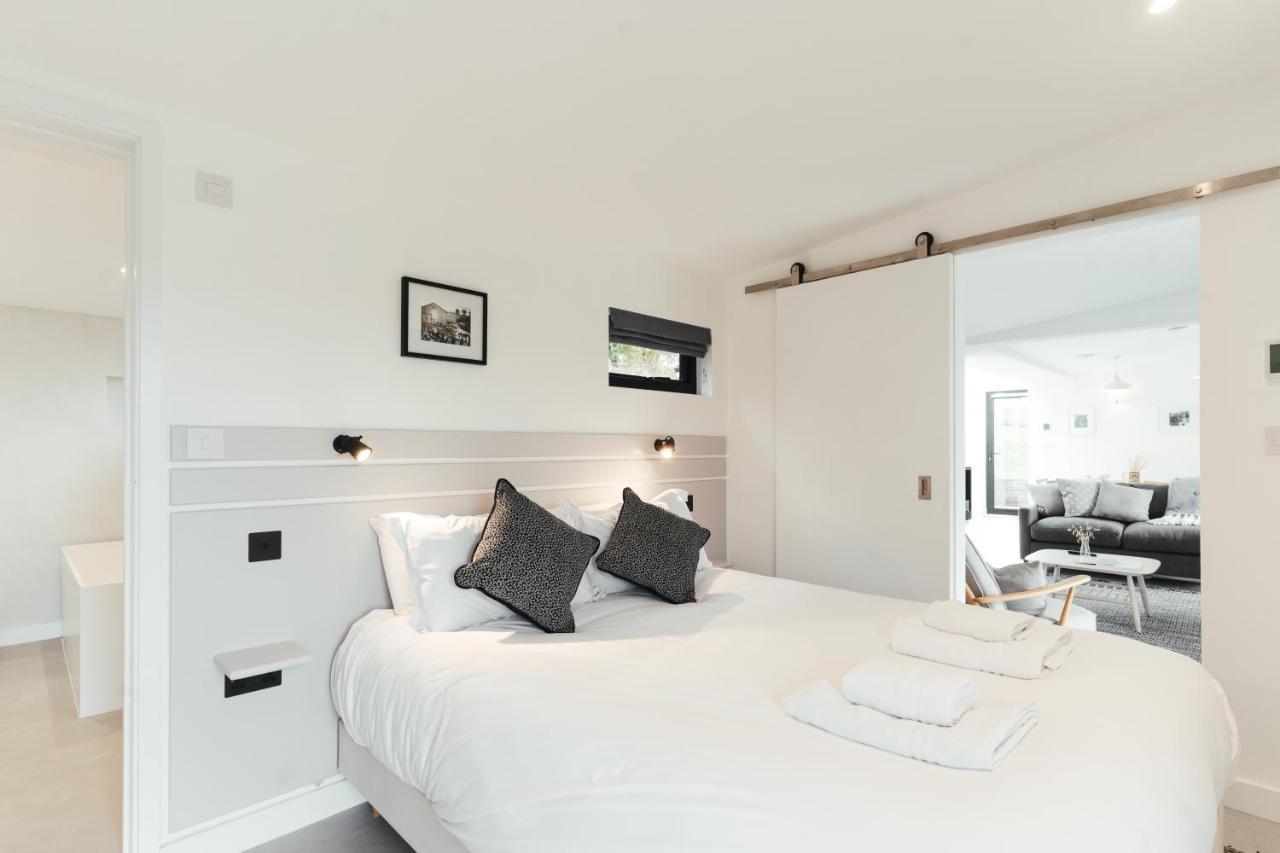 The Hopper Huts Guest House Faversham Exterior photo