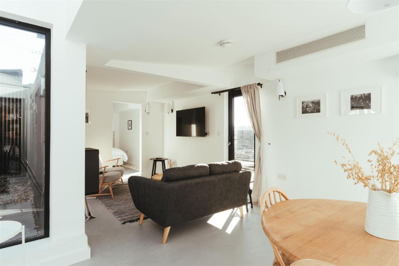 The Hopper Huts Guest House Faversham Exterior photo